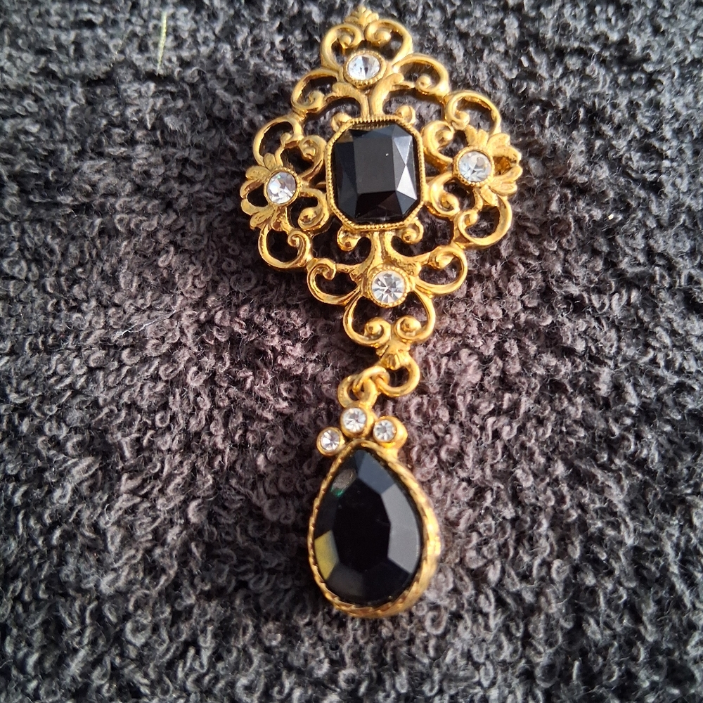 Brooch vintage pin